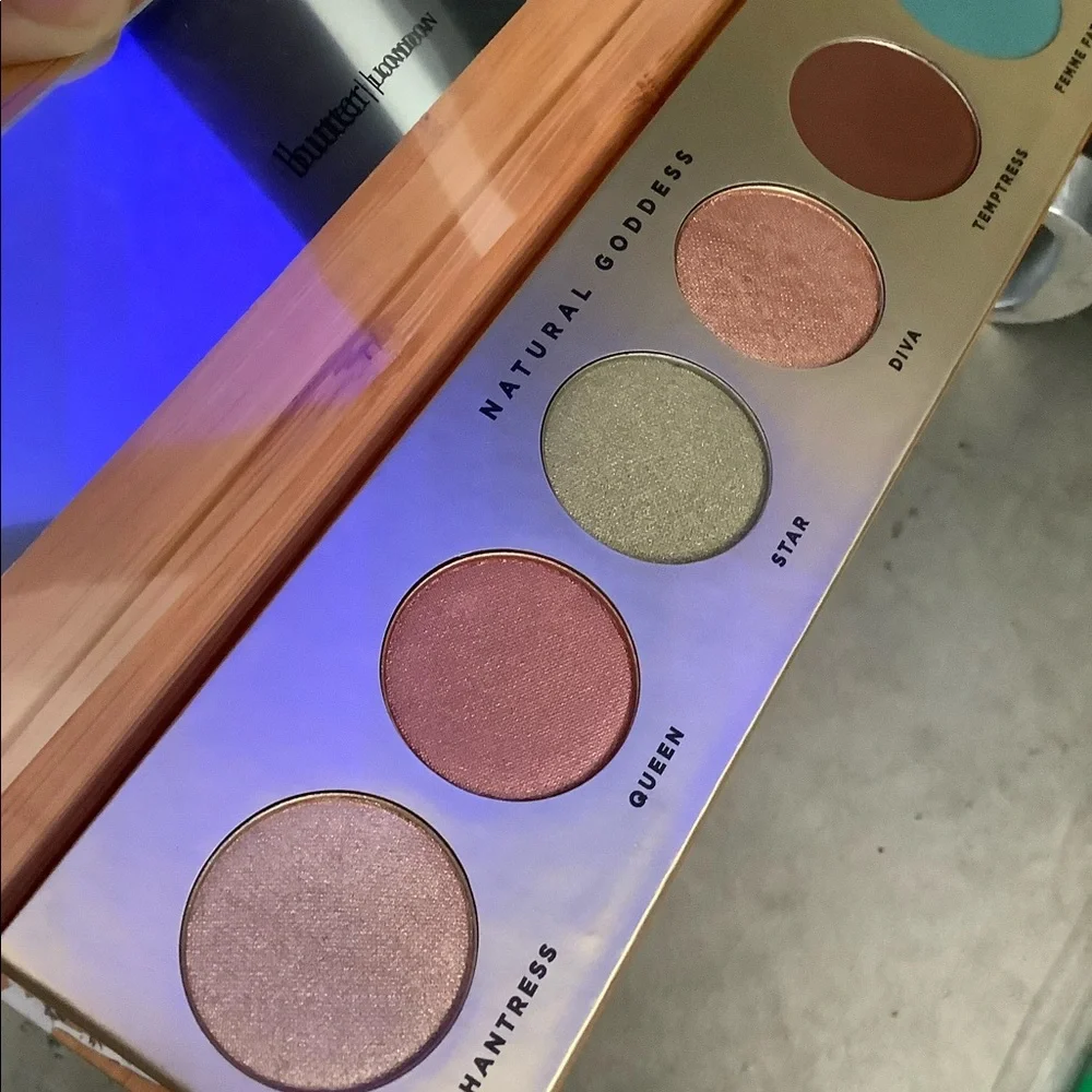 BUTTER‎ LONDON EYESHADOW PALETTE BRUSHES BY LAVISH